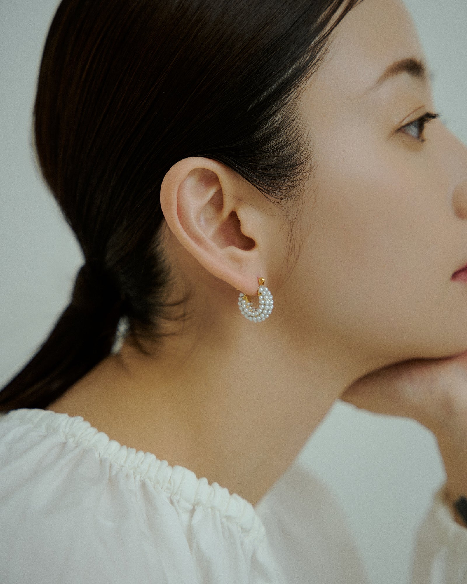 24KGP]Pearl Chubby Hoop Pierce