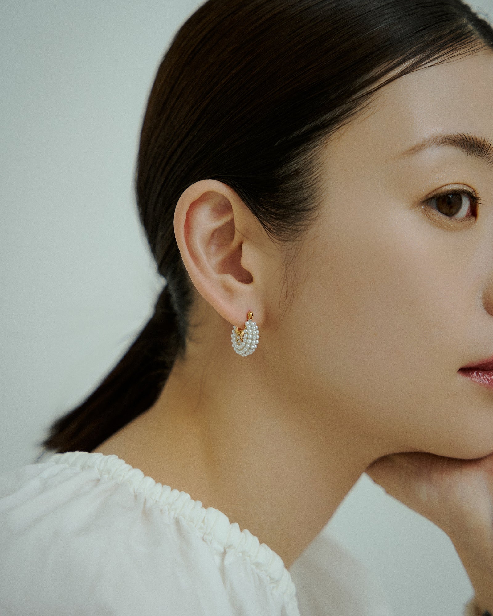 24KGP]Pearl Chubby Hoop Pierce