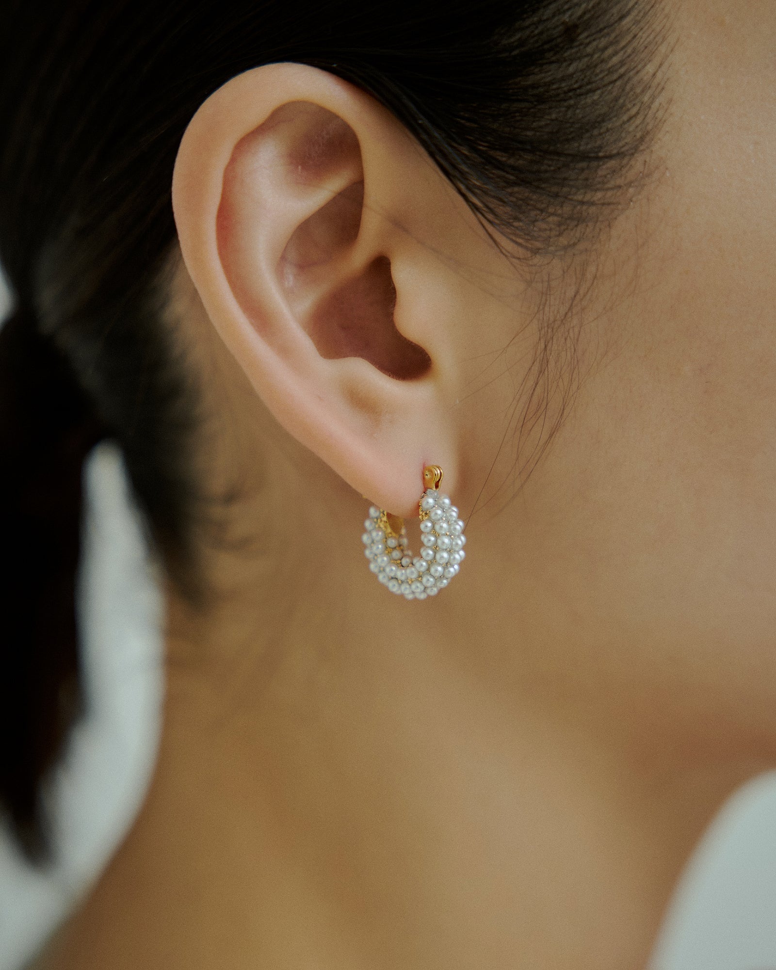 24KGP]Pearl Chubby Hoop Pierce